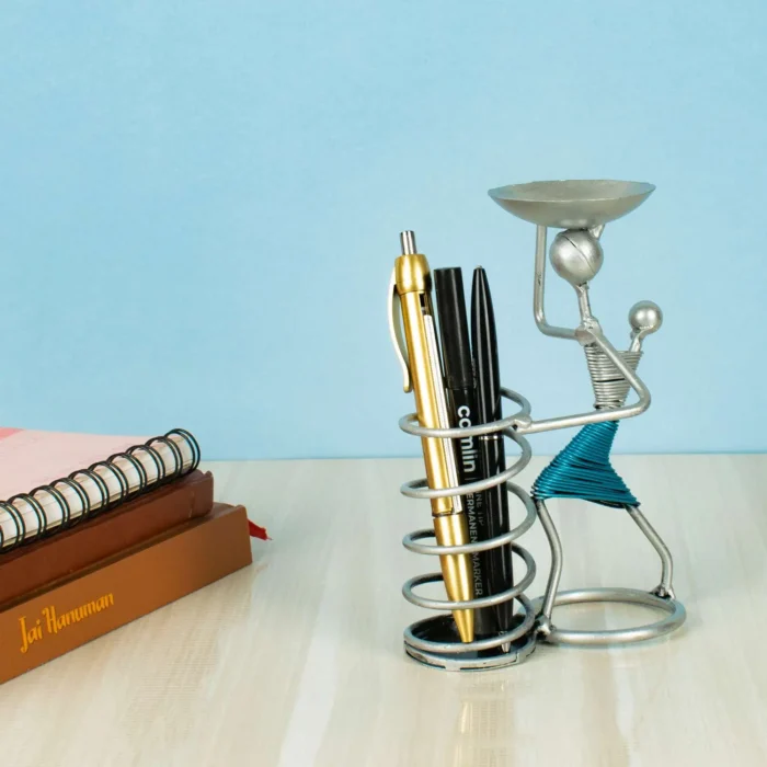 ARK Metal pen holder in spiral design